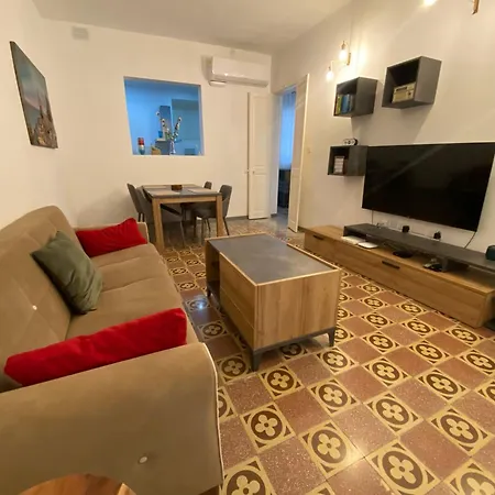 St Paul Apartment *